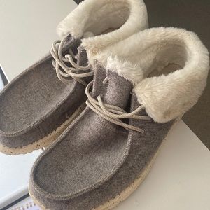 Grey, Size 8, HeyDudes